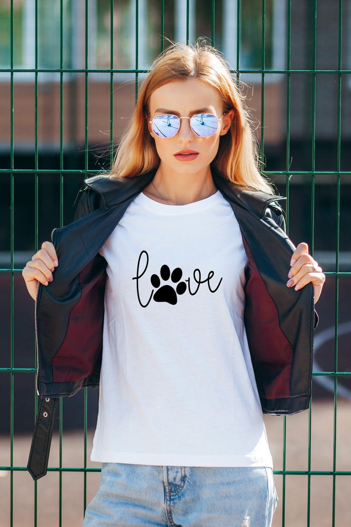T-Shirt für Hundemütter mit der Aufschrift „Love“